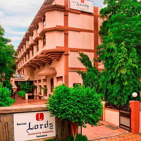 Lords Inn Vadodara Ngoại thất bức ảnh